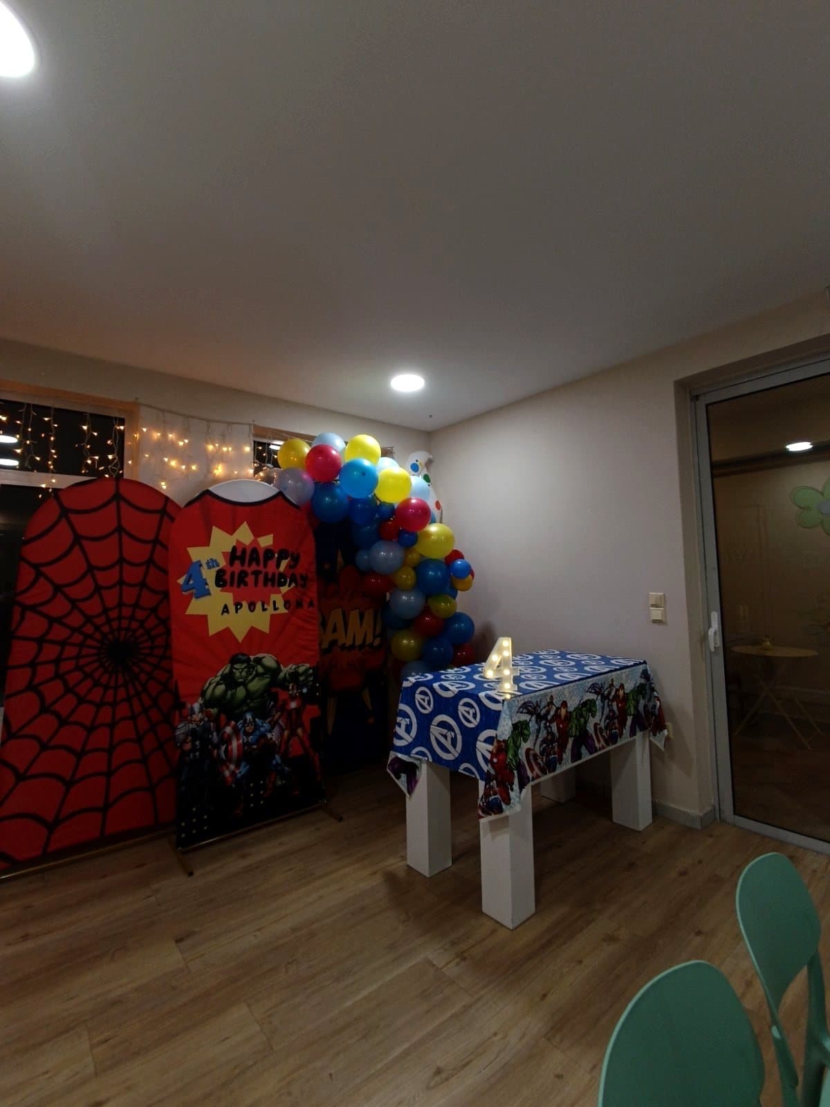 Λεπτομέρεια στολισμού superhero πάρτι