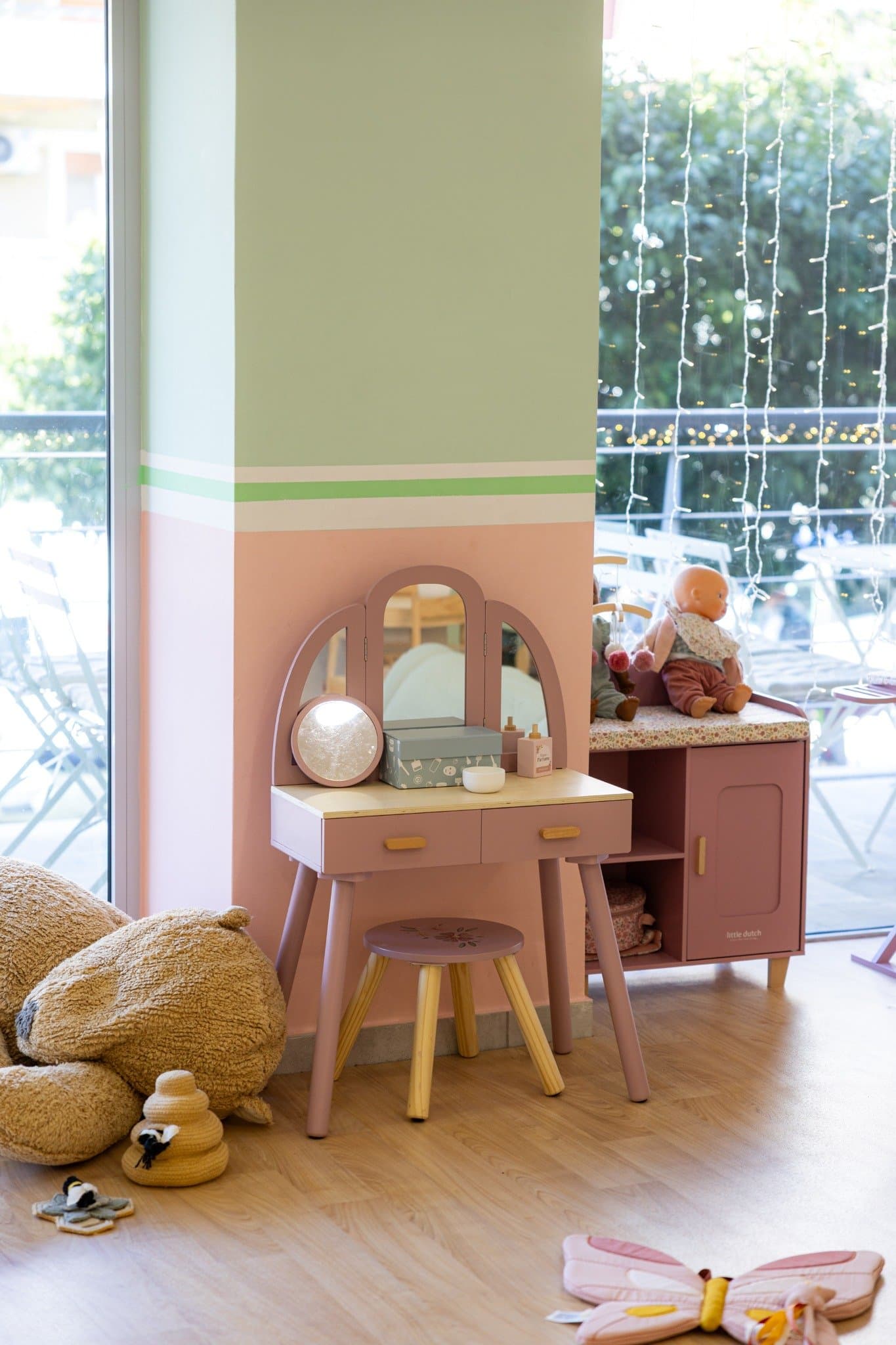 Γωνιά Little Dutch με τουαλέτα και κουζίνα παιχνιδιού