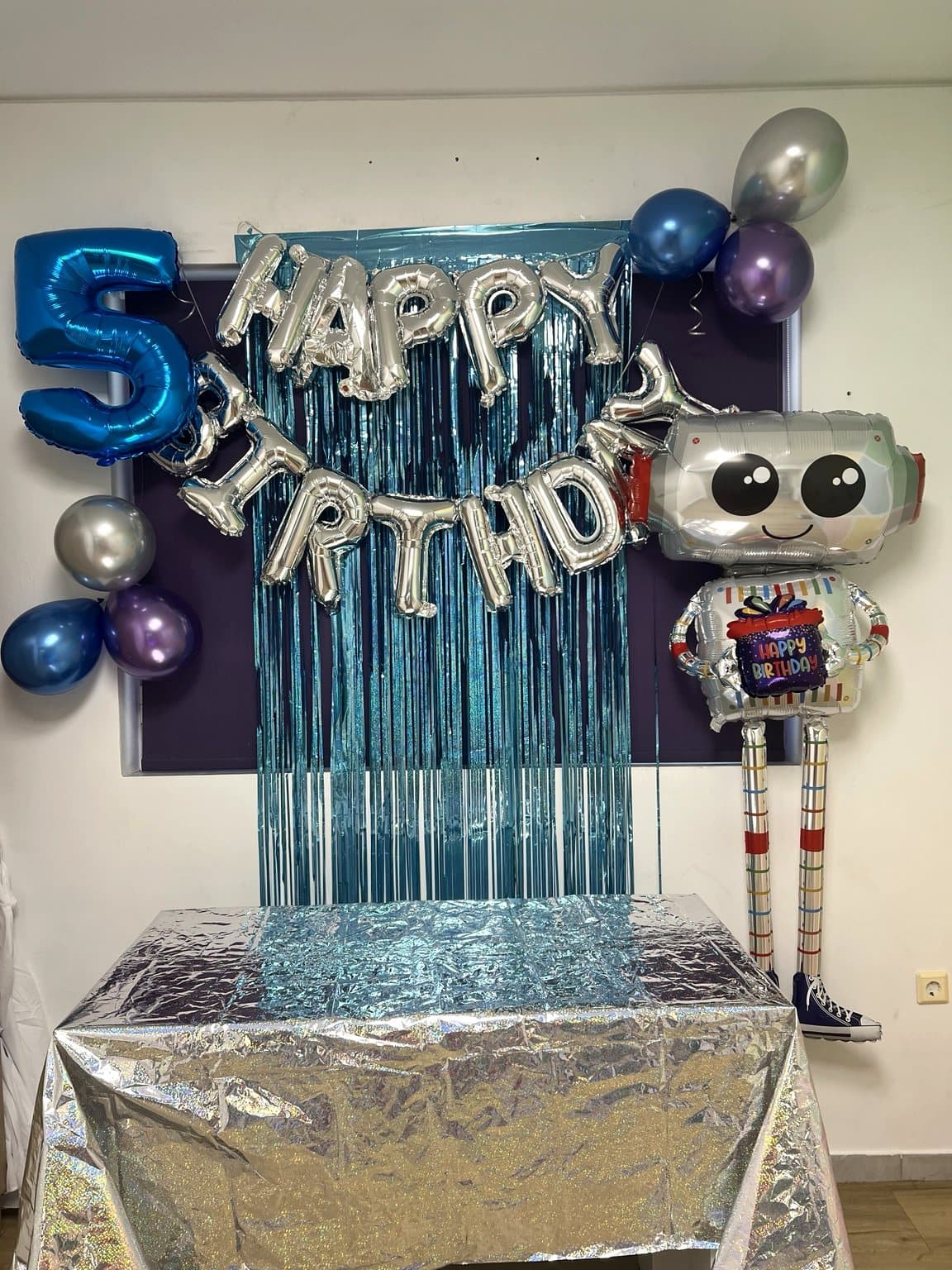 Θεματικό πάρτι ρομπότ — διακόσμηση τραπεζιού